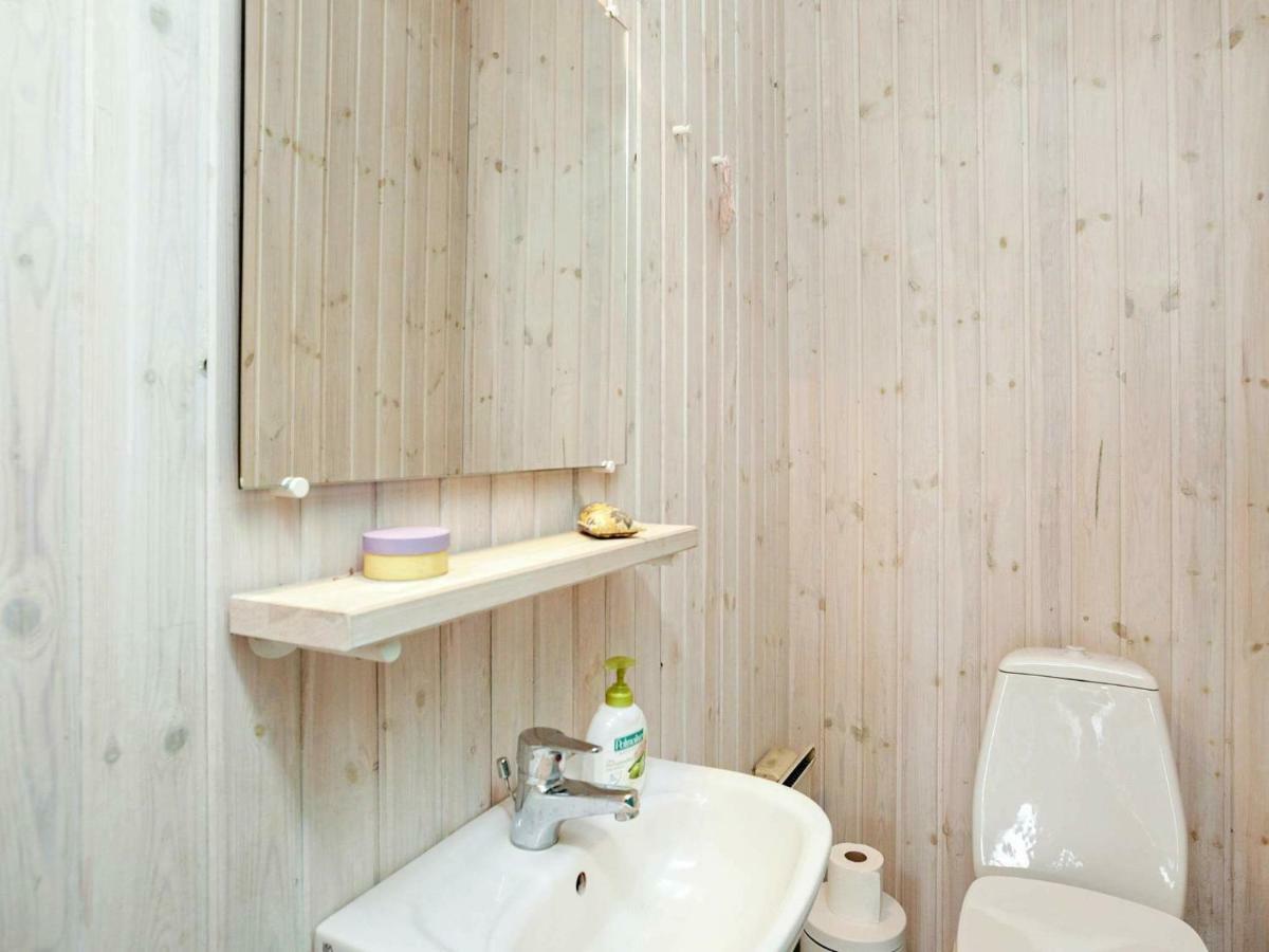 6 Person Holiday Home In Otterup Zimmer foto